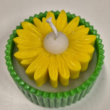 Candle Golden Daisy Garden Candle (Yellow / Green)Bowl